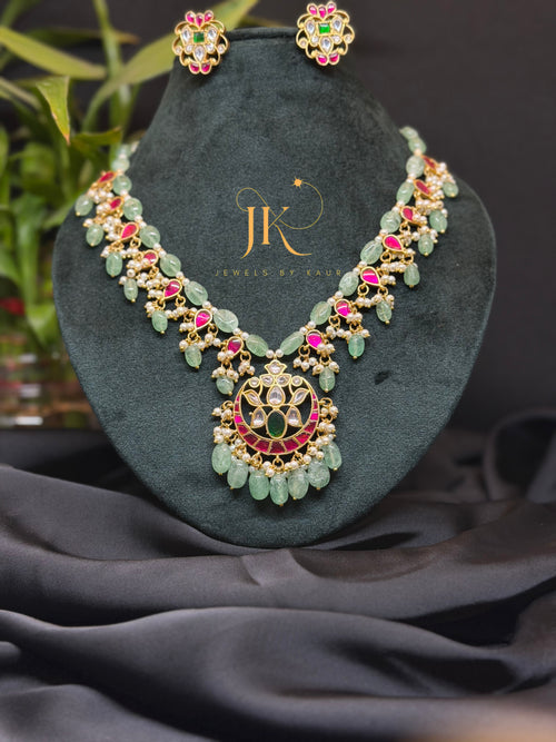 Handcrafted Emerald Piroi Jadau Necklace
